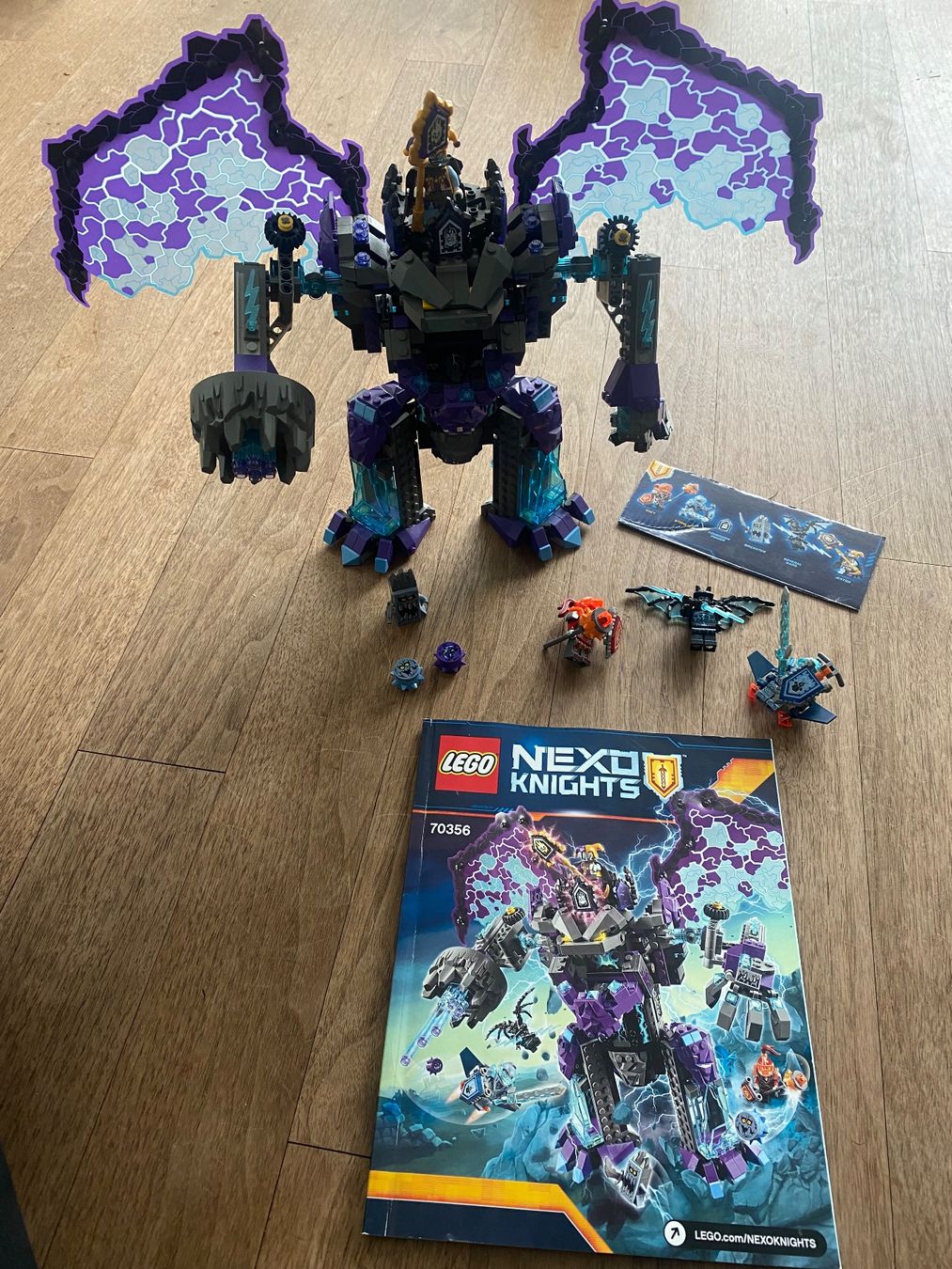 Lego Spielzeuge: Lego Nexo Knights – Gebraucht aus Wettswil von molamola25