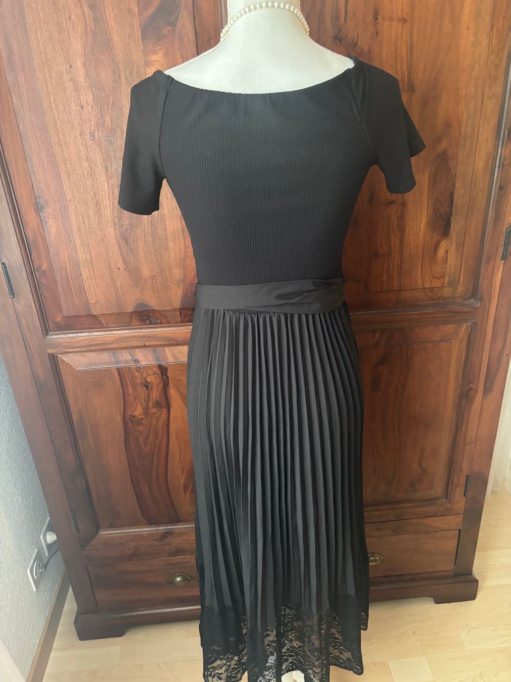 Guess Vestiti: GUESS Kleid neuwertig – Nuovo (secondo la descrizione) da Merishausen venduto da yourdream 6