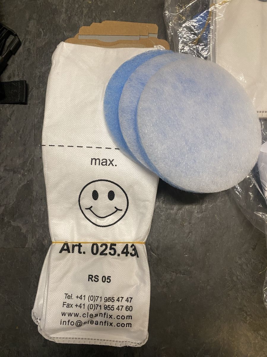 Cleanfix Aspirapolveri & Accessori: Cleanfix Rucksack Staubsauger – Usato da Churwalden venduto da Dovicovicka 2