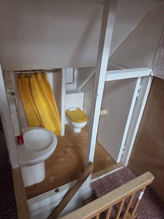 Case e mobili per bambole: Puppenhaus – Usato da Basel venduto da Danielbarth 2
