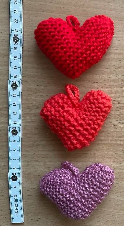 Portachiavi: Herzen  - 3 Stück - handgestrickt - NEU – Nuovo (secondo la descrizione) da Krauchthal venduto da Handmade_Hub 2