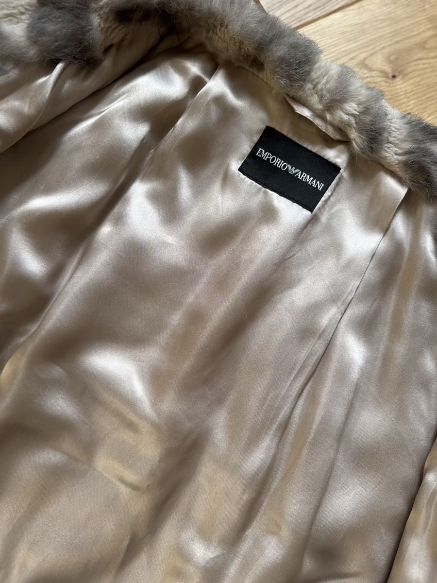 Armani Altro in Moda donna: Emporio Armani Fur Cape – Usato da Neuchatel venduto da Mia_G 1