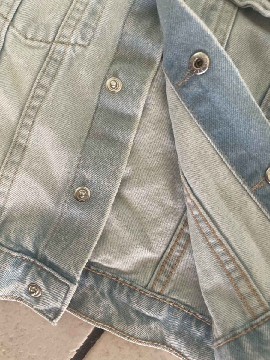 H&M Giacche & Cappotti: Kinder Jeansjacke H&M Grösse 110 hellblau Neu – Nuovo e nell'imballaggio originale da Obergerlafingen venduto da cabo4 2