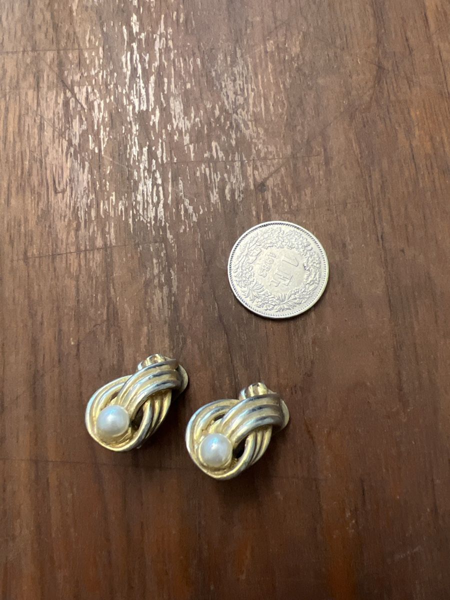 Ohrringe & -stecker: Goldene Ohrclips mit Perle, Vintage – Gebraucht aus Basel von oppo99