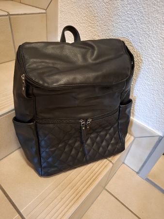 Schwarzer Wickelrucksack, Kunstleder, geräumig!