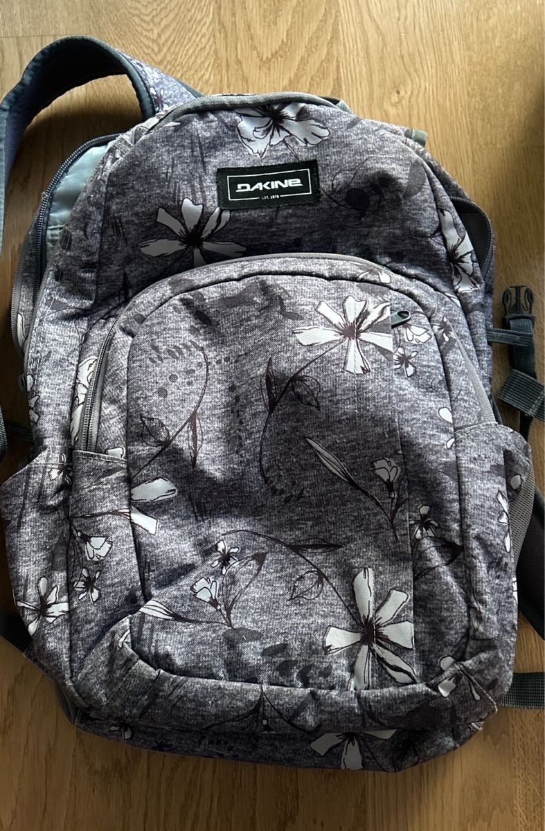 Dakine Zaini: Dakine Rucksack – Nuovo (secondo la descrizione) da Schöftland venduto da DesignbyNaja