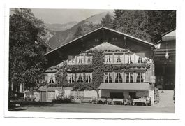 Brienz (BE) Chalet und Hotel Kreuz - echt Foto-AK - 1945