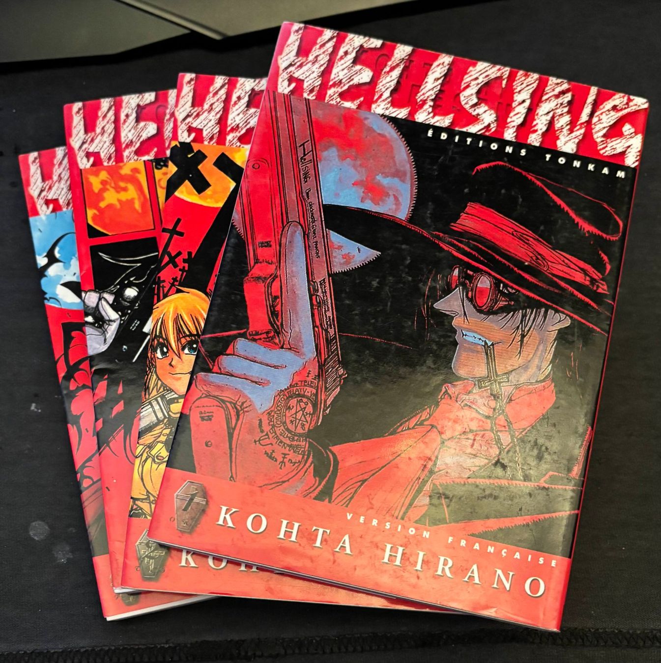 Comics: Hellsing manga volume 1 à 4 – Gebraucht aus Mont-sur-Lausanne von Slushymana