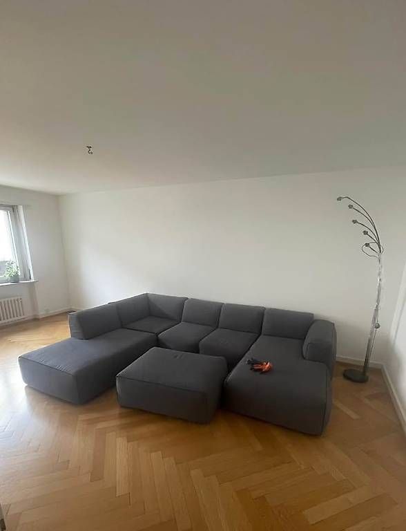 Sofas: XXL Couch / Wohnlandschaft / Sofa inkl. Hocker – Gebraucht aus Basel von isa_77kw 1