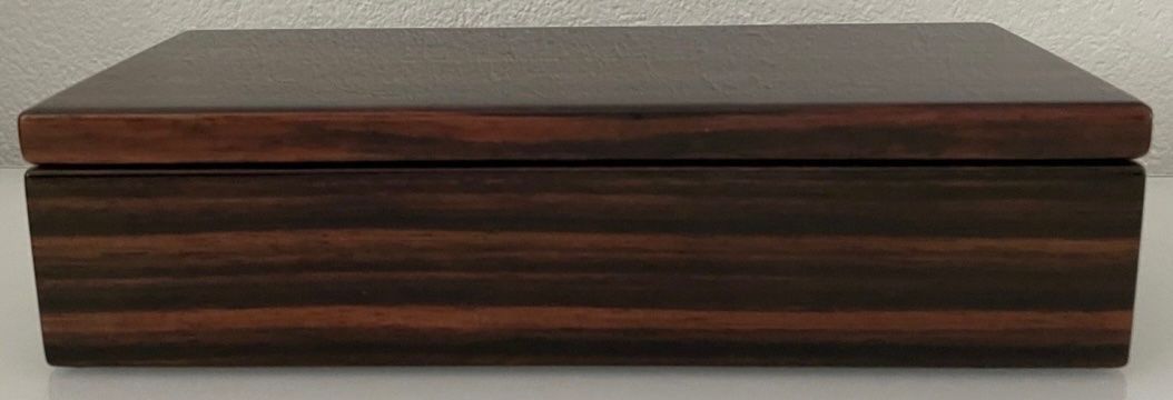 Tutte le decorazioni: IWC Stiftebox aus Holz – Nuovo e nell'imballaggio originale da Benken ZH venduto da Teessino 1