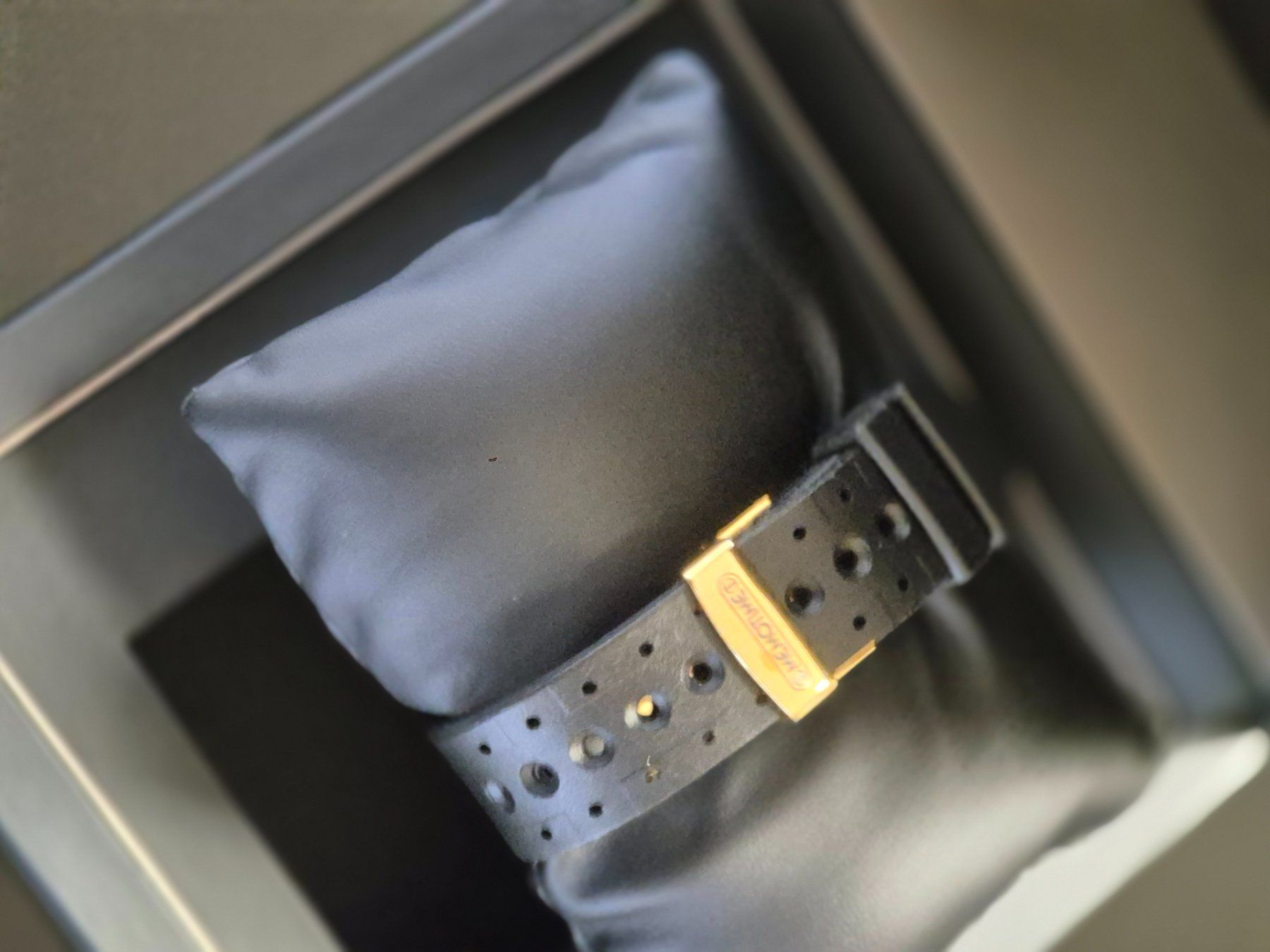 Corum Uhren: CORUM DESIGN MEMOSAIL SKIPPER QUARTZ – Neu und originalverpackt aus Wohlen AG von aro_g7hq 2
