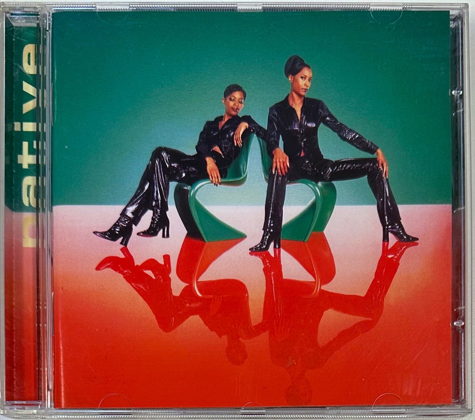 CD: Native – Couleurs De L'amour – Usato da Martigny venduto da jereq