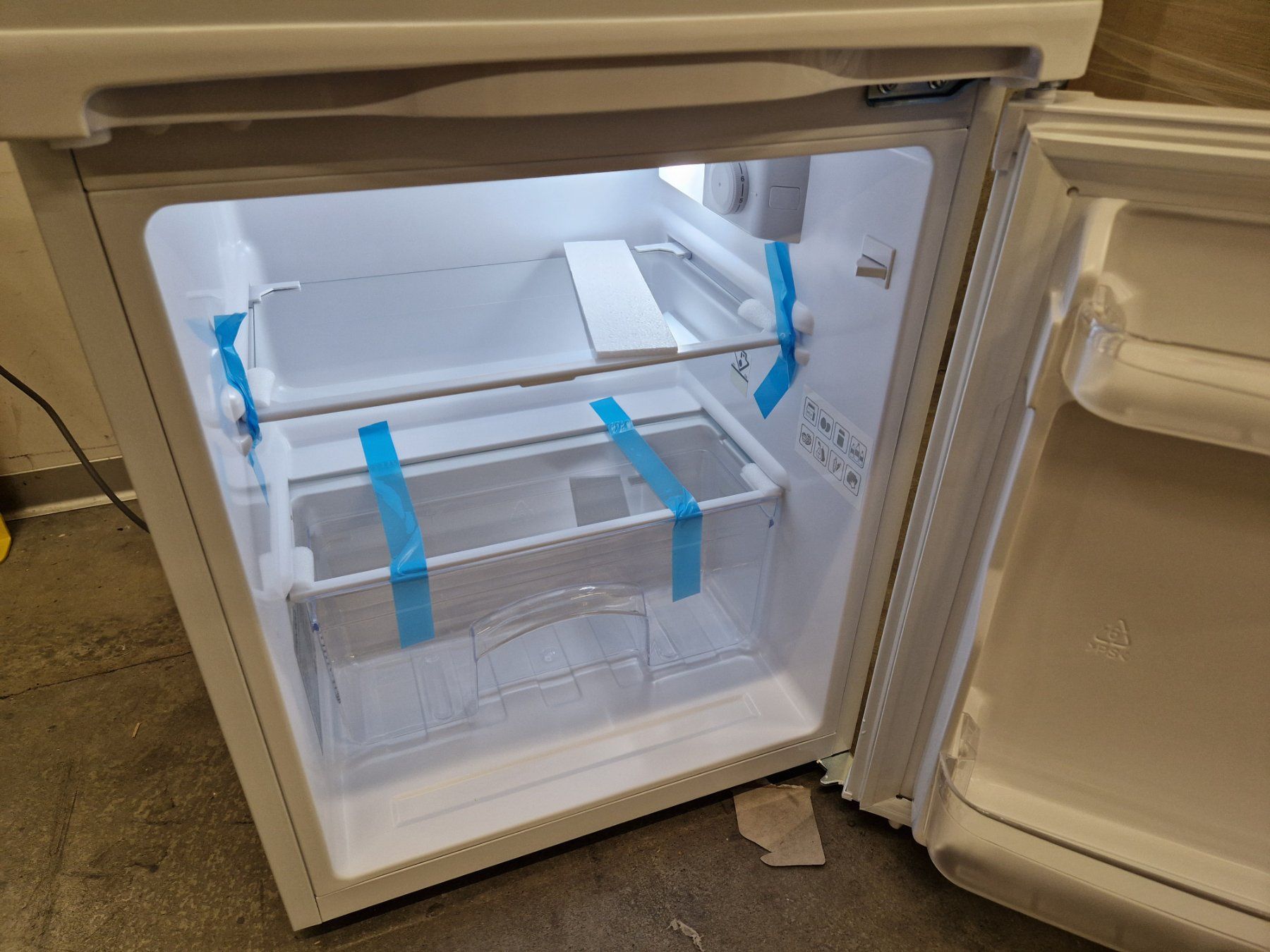 Medion Kühlschrank: MEDION Kühlschrank – Neu (gemäss Beschreibung) aus Muhen von Restwert_Muhen 3