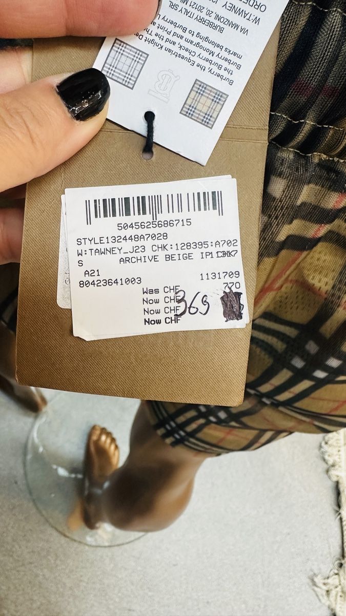 Burberry Pantaloni: Burberry Kurze Hose – Nuovo e nell'imballaggio originale da Lachen SZ venduto da HelvetiaLuxury 6