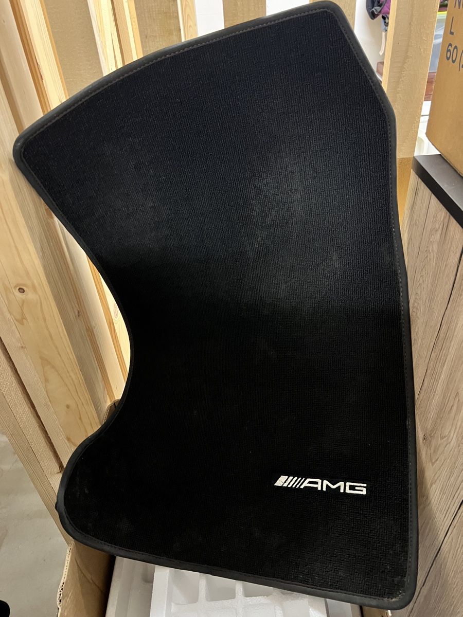 Mercedes-Benz Tapis / Bacs: Mercedes AMG Fussmatte – D'occasion à Olten par akosdrummer 2