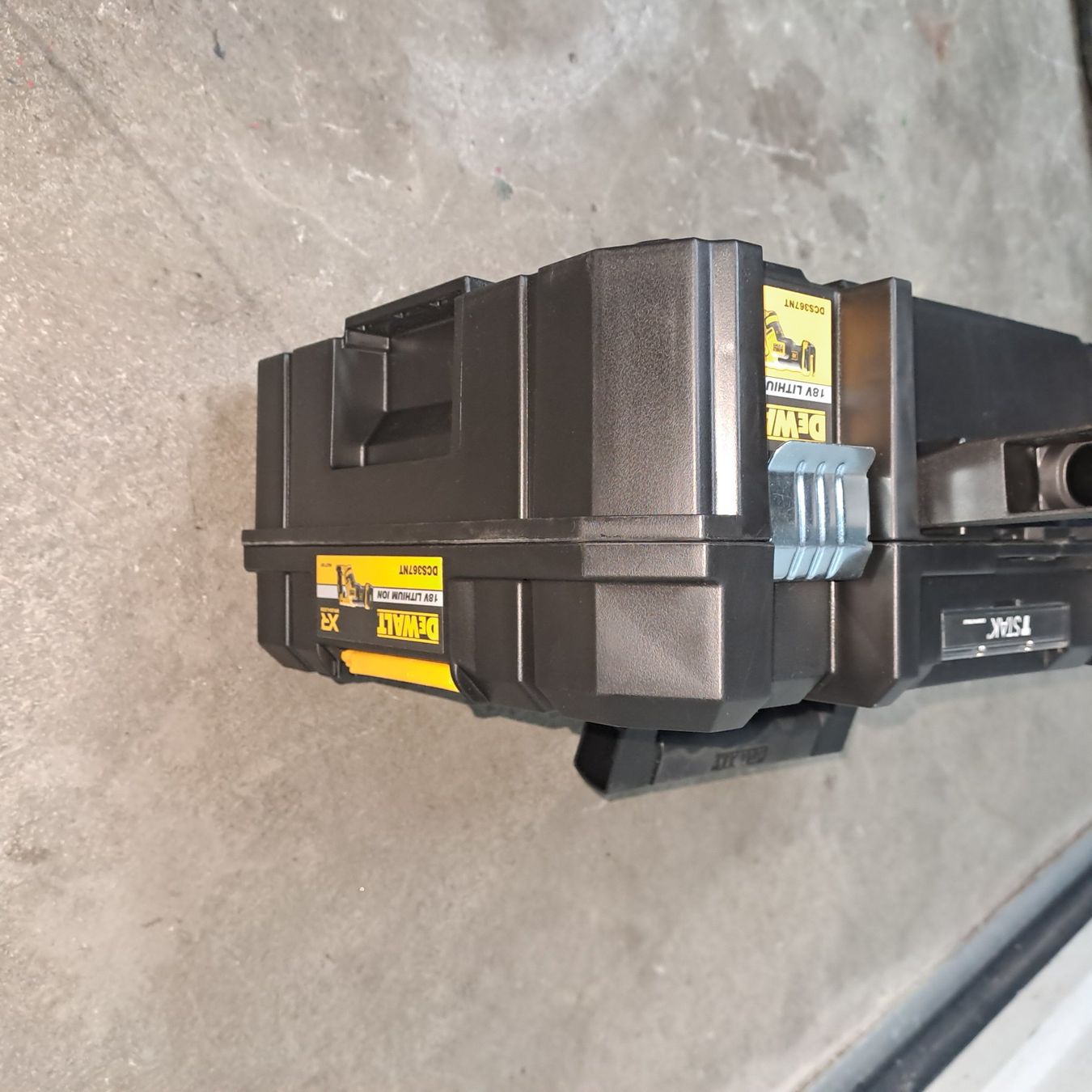 Valises de voyage: Dewalt Koffer – D'occasion à Laufen par FredyR01 2