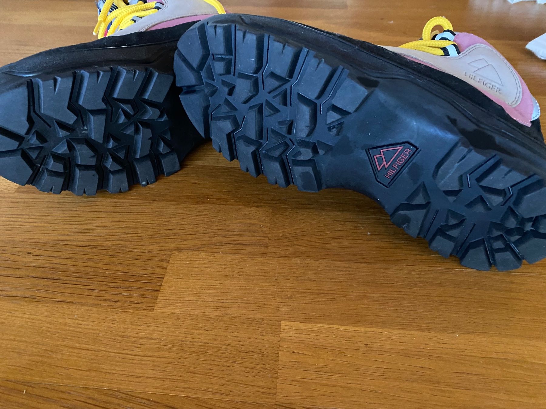 Tommy Hilfiger Chaussures femmes: Wanderschuhe Gr.36 neue TOMMY HILFIGER – Neuf (Voir description) à Bösingen par Trigusik 6