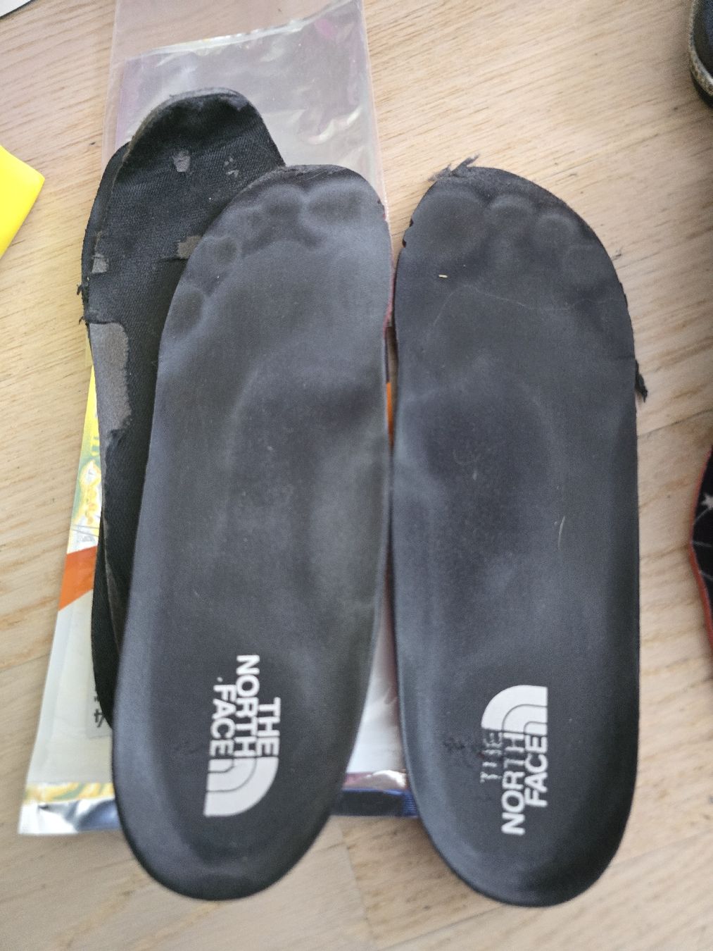 Scarpe da uomo: Restposten Sohlen / Einlegesohlen Grösse 43-44 – Usato da Rickenbach b. Wil venduto da VeryLovelyThings 1