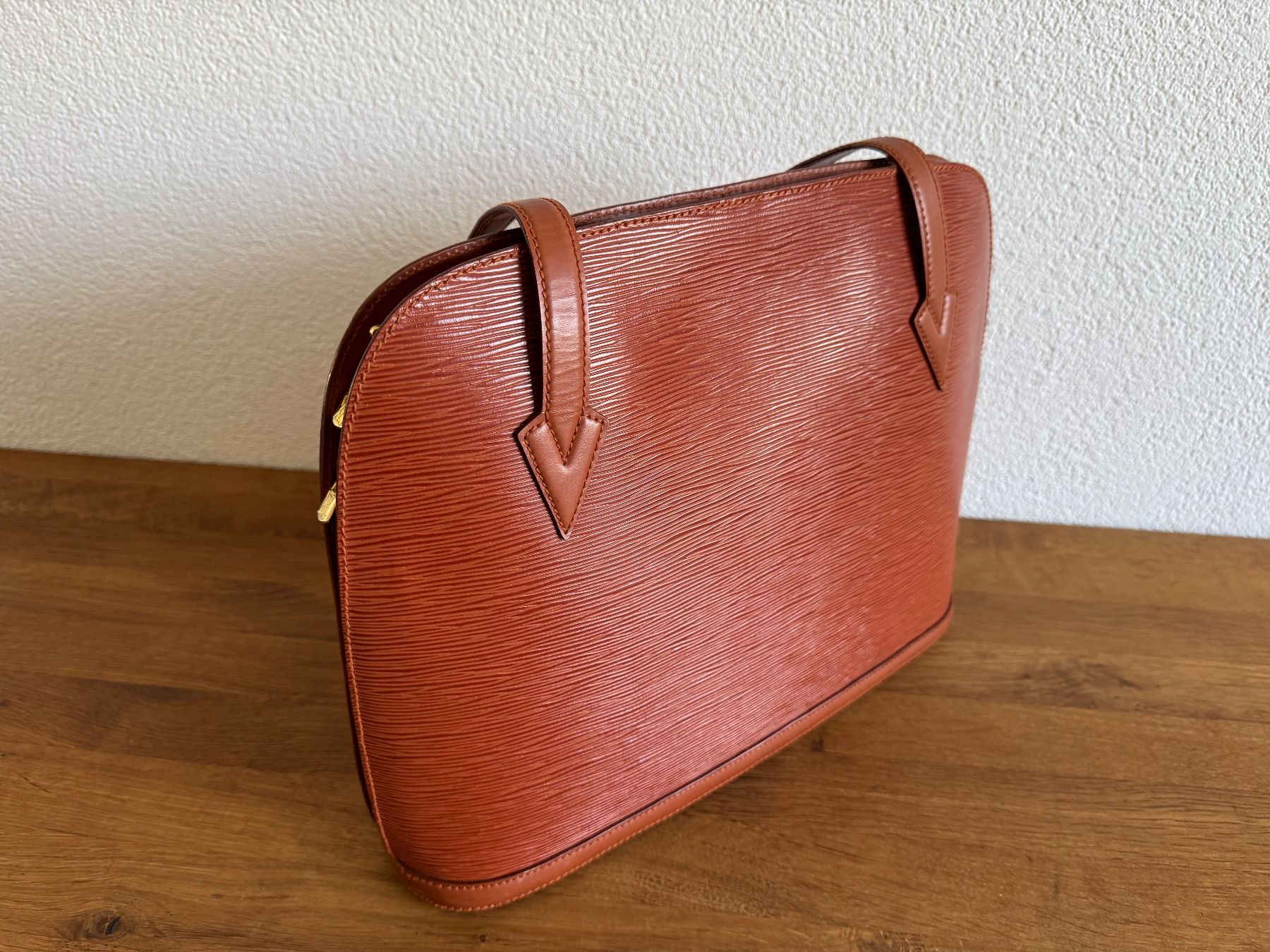 Louis Vuitton Borse da donna: Original LOUIS VUITTON LUSSAC COGNAC EPI – Usato da Frauenfeld venduto da lind11 3