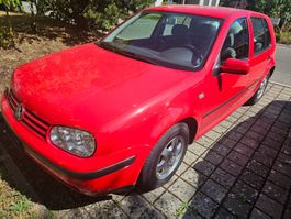 VW Golf 81000km aus erster Hand  ab CHF 1.-