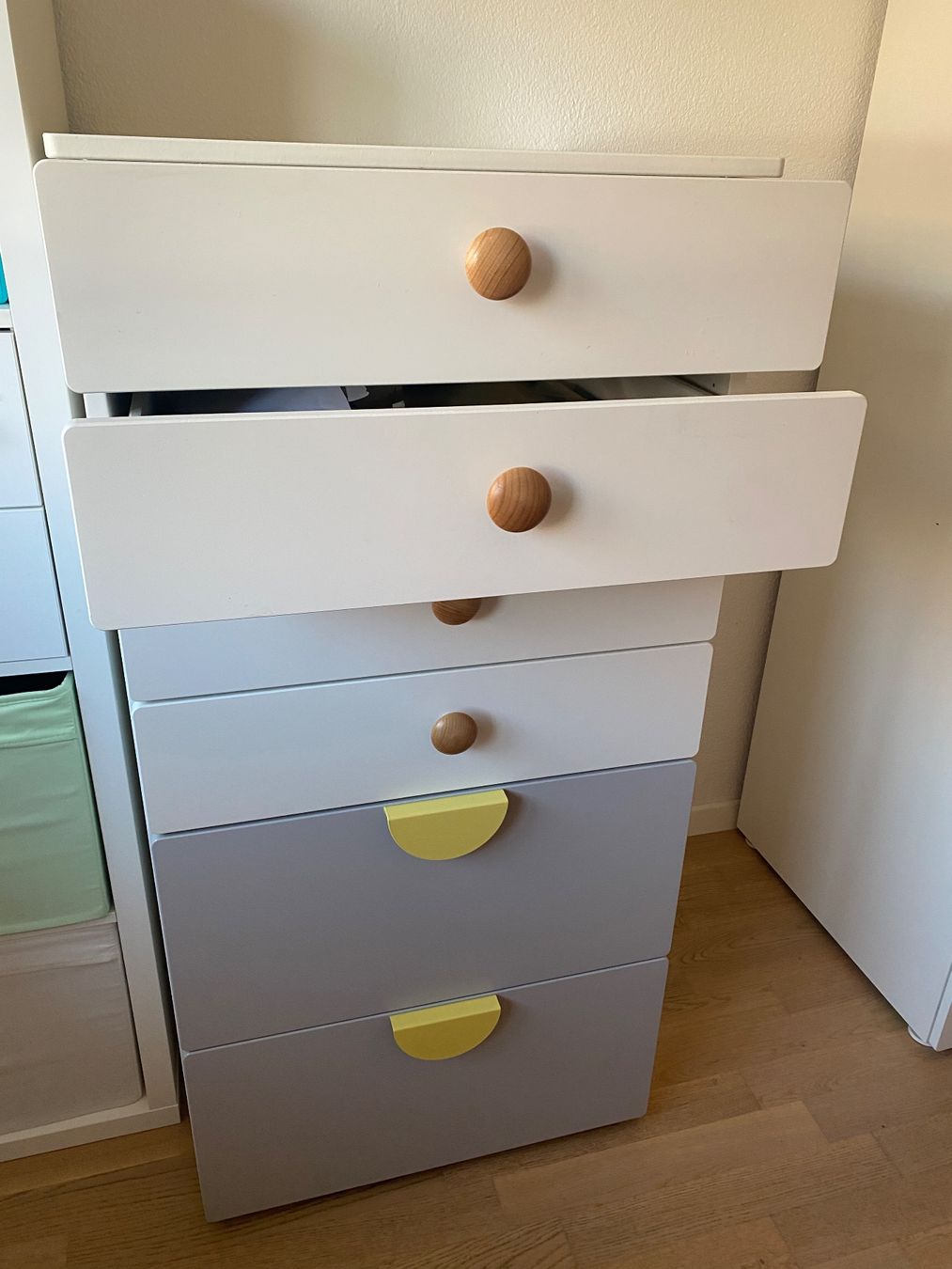 Ikea Cassettiere: Kommode mit 6 Schubladen, weiss-grau, top Zustand – Usato da Gutenswil venduto da relient-k 3