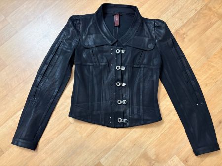 Spezielle Jacke mit Schnallenverschluss Gr. 36