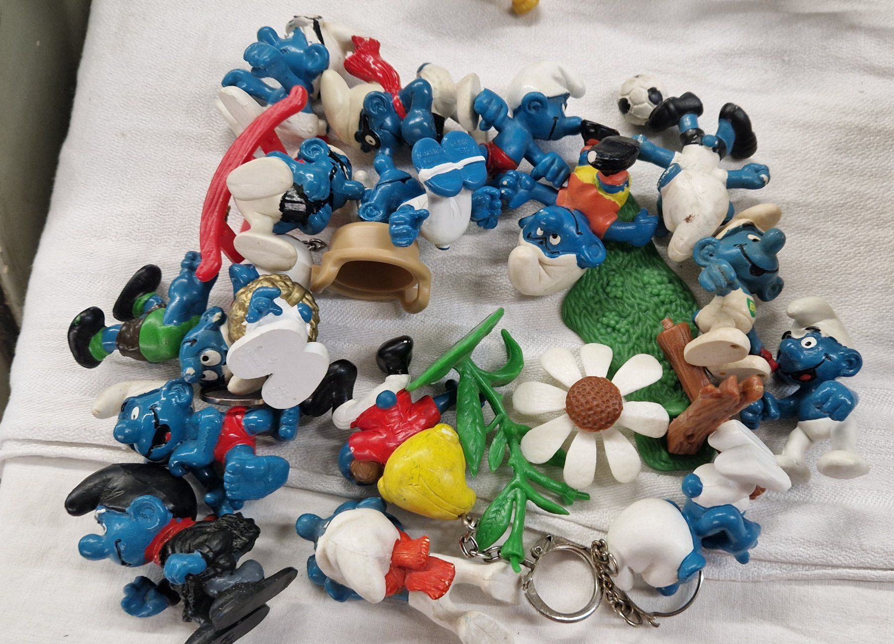 Schleich Figurines: DIVERSE SCHLEICH/PAYO SCHLÜMPFE – D'occasion à Bilten par Mic2022 9