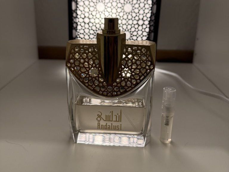 Profumi & Eau de Toilette: Arabian Oud Al Andalusi décant 2 ml – Nuovo (secondo la descrizione) da Meyrin venduto da Al_Andulsi