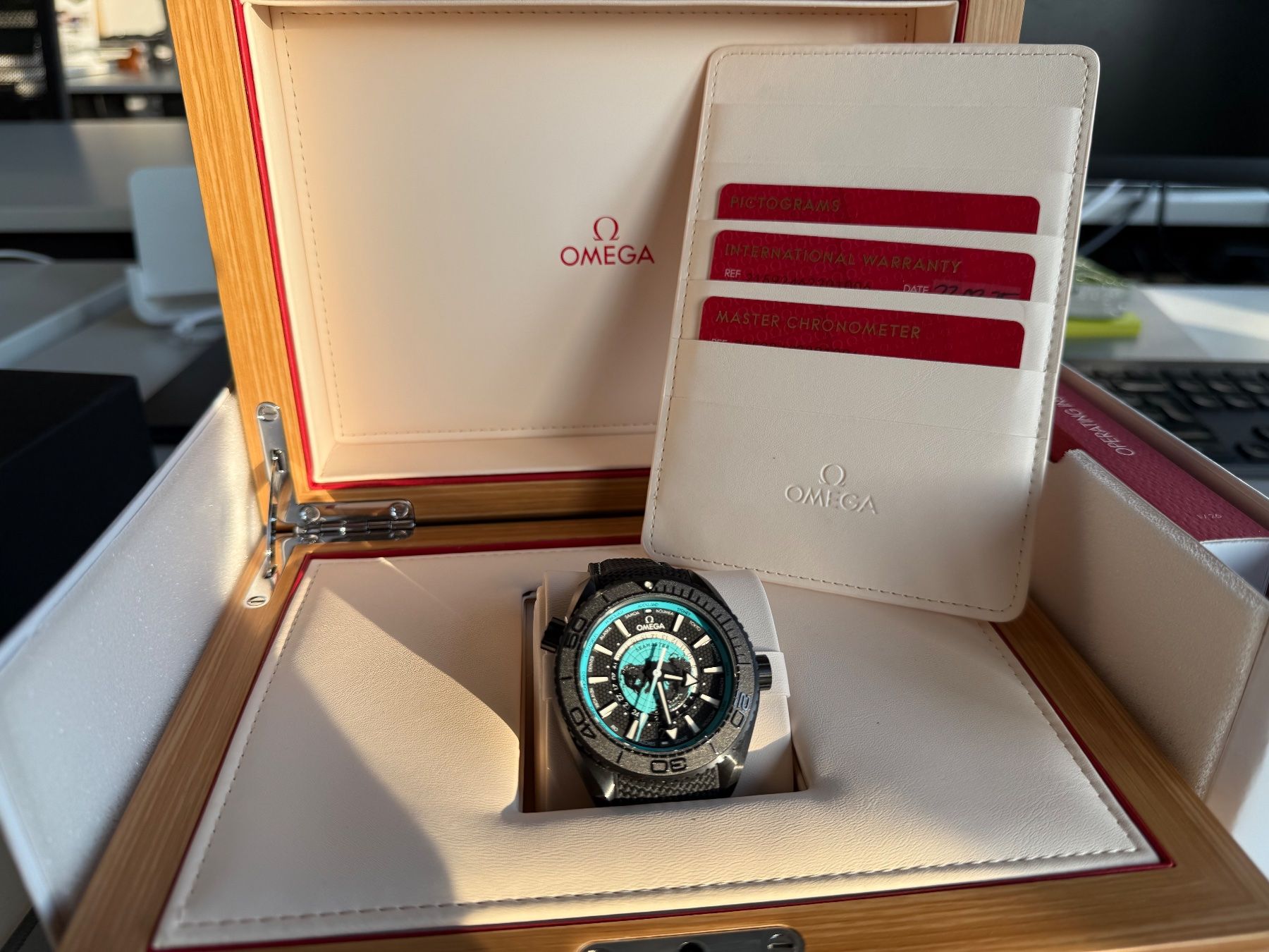 Omega Orologi: Omega Seamaster Planet Ocean 600 GMT Worldtimer 45.5mm – Nuovo e nell'imballaggio originale da Aarau venduto da trader1000 9