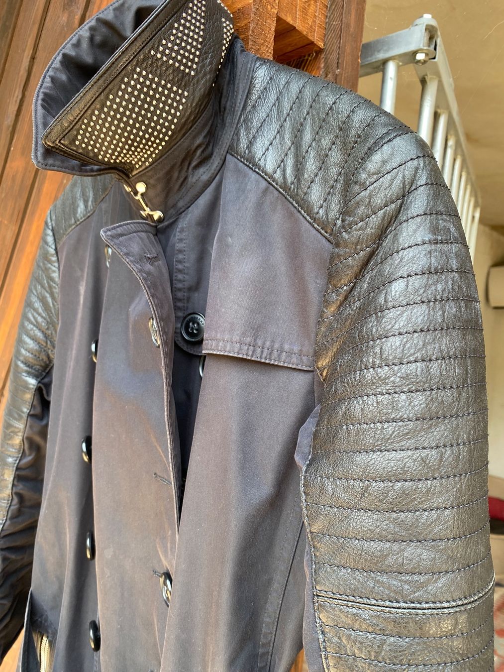 Burberry Mäntel: Schwarzer Burberry Brit Trenchcoat mit Leder – Gebraucht aus Roches BE von Anamun 6