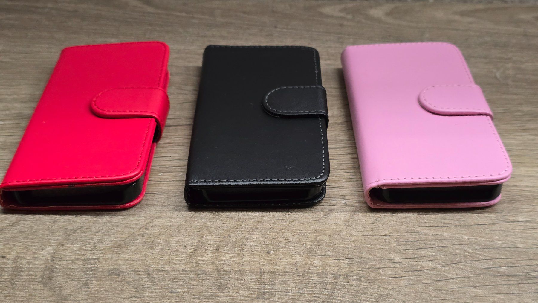Cover & Protezioni schermo: 3er Set - Etui Hülle mit Kartenfach - iPhone 5 / 5s / SE – Nuovo (secondo la descrizione) da Thalwil venduto da VitaMini 3