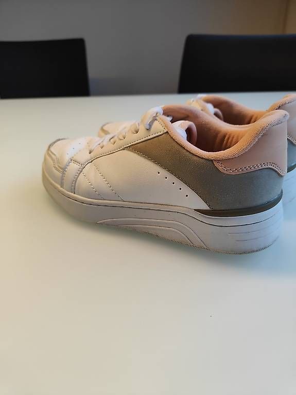 Scarpe da donna: Schuhe Gr. 36 – Usato da Windisch venduto da Dan.Win 2
