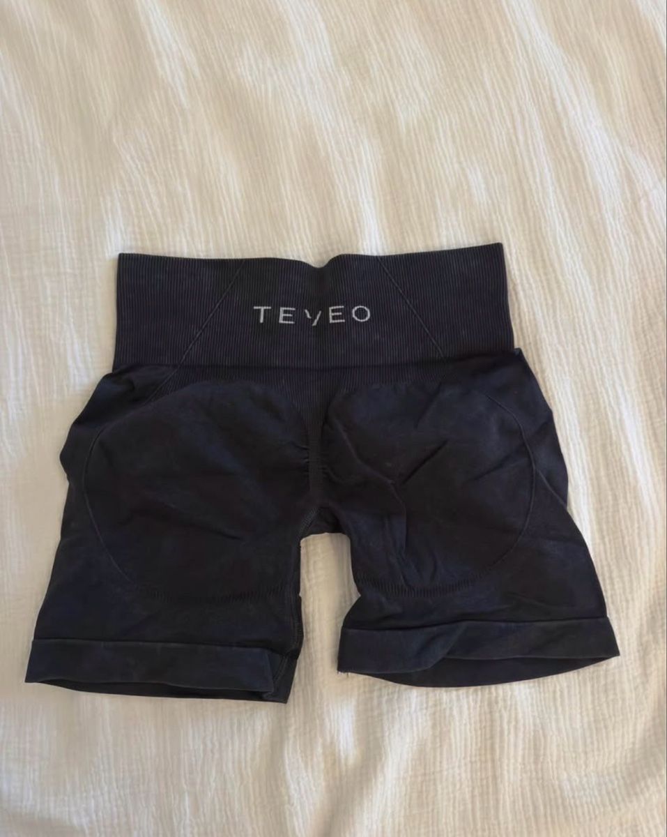 Teveo Leggings: teveo shorts washed black – Usato da Altikon venduto da borchardt.sara 1