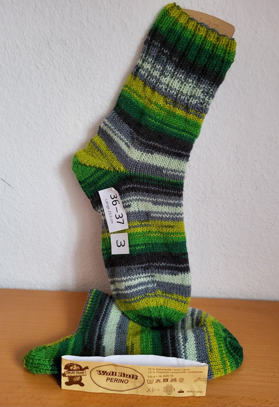 Calze: Socken 36-37 handgestrickt Nr 3 – Nuovo e nell'imballaggio originale da Winterthur venduto da Baer49