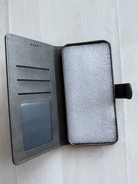 Cover & Protezioni schermo: iPhone 16 pro max Hülle NEU – Nuovo e nell'imballaggio originale da Küsnacht ZH venduto da Philipp_und_Nadine 3