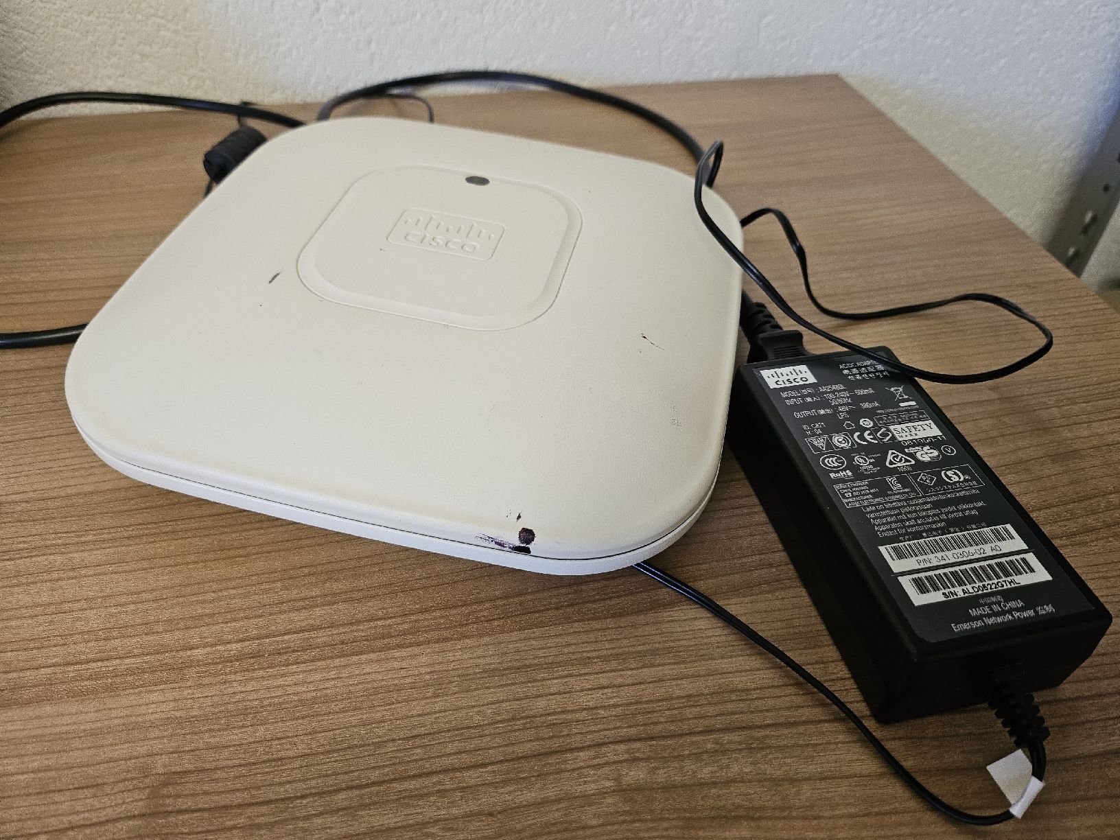 Cisco Modems & Routeurs: Cisco Access Point AIR-CAP2602I-E-K9, Inkl. Netzteil – D'occasion à Utzenstorf par Oddy 3