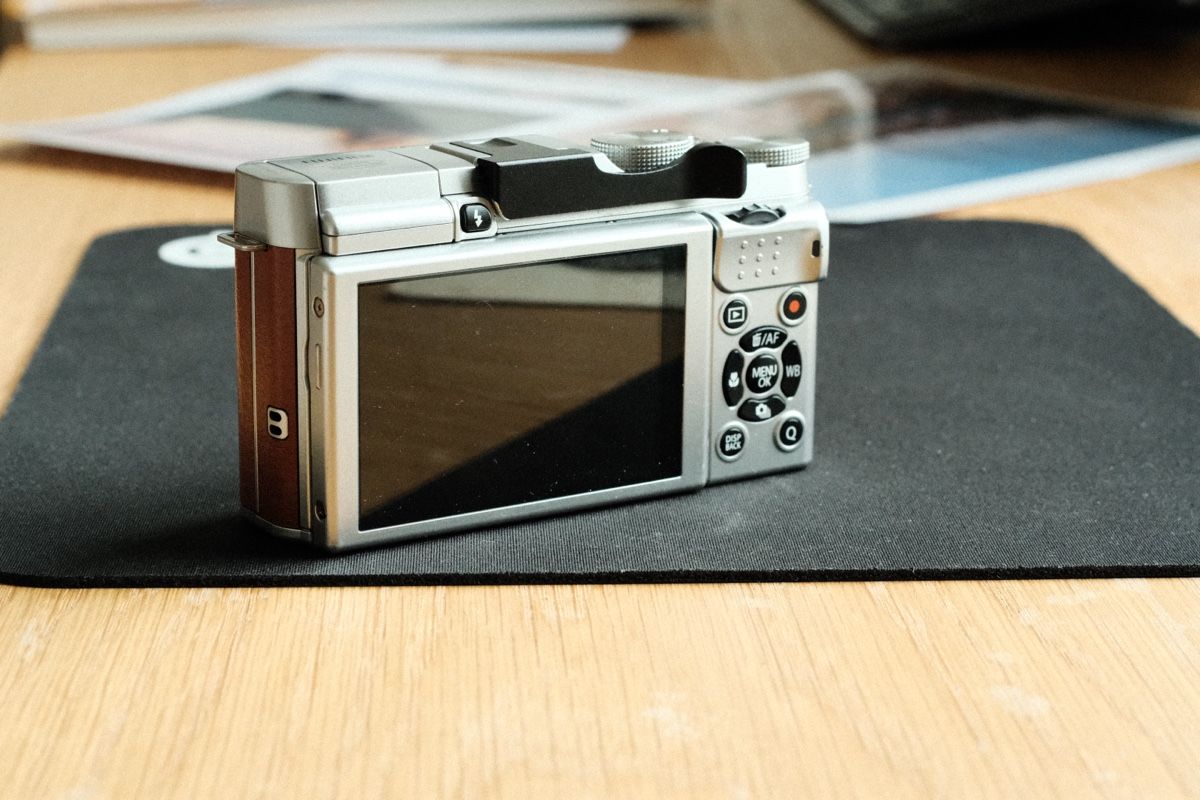 Fujifilm Fotocamera: Fujifilm X-M1 with X-Trans sensor – Nuovo (secondo la descrizione) da Appenzell Steinegg venduto da  2