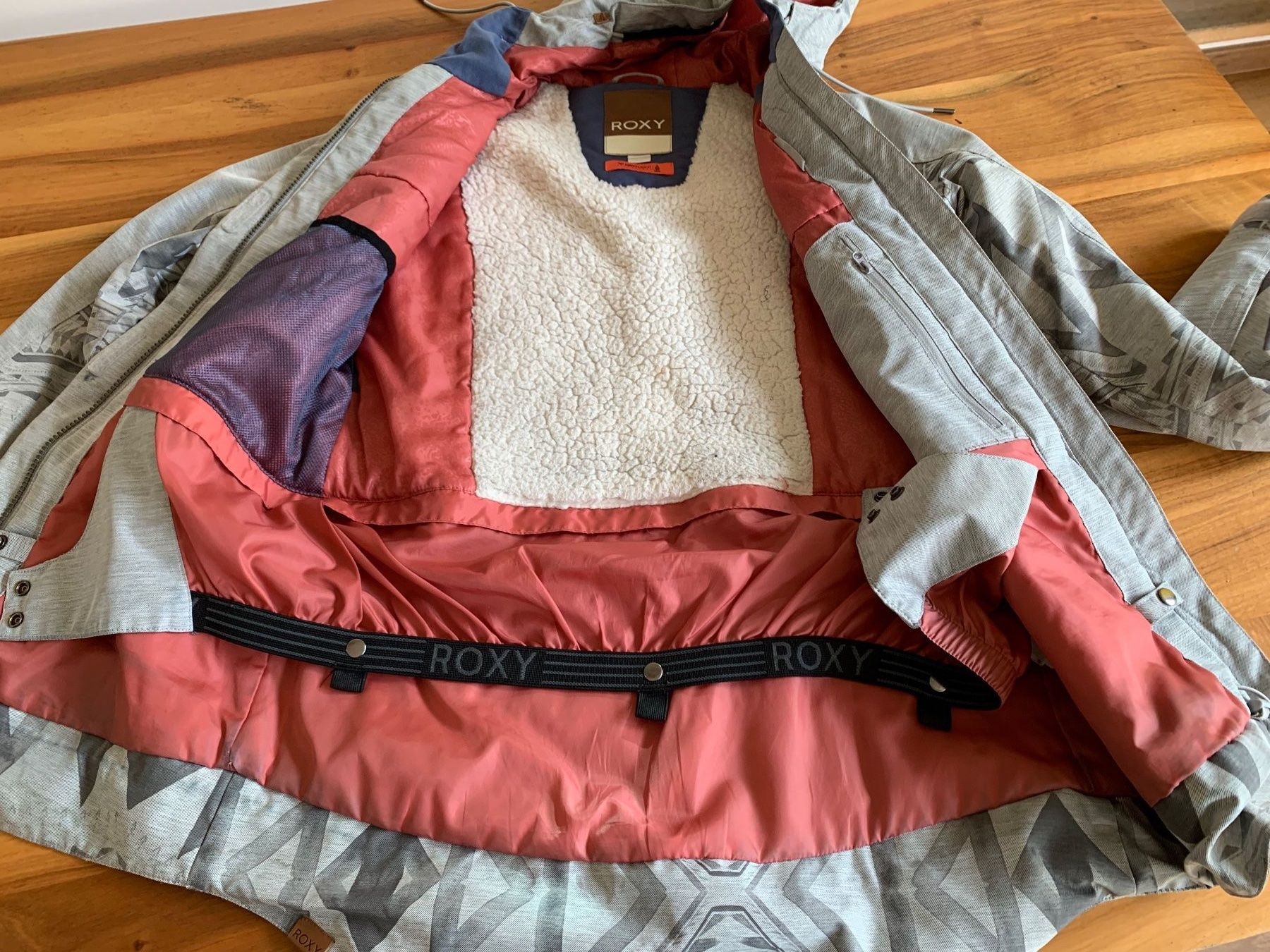 Roxy Giacche: Roxy lange Winterjacke DryFlight, Grau gemustert, Grösse S – Usato da Meiringen venduto da Jwash 5