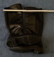 Bottes noires en cuir
