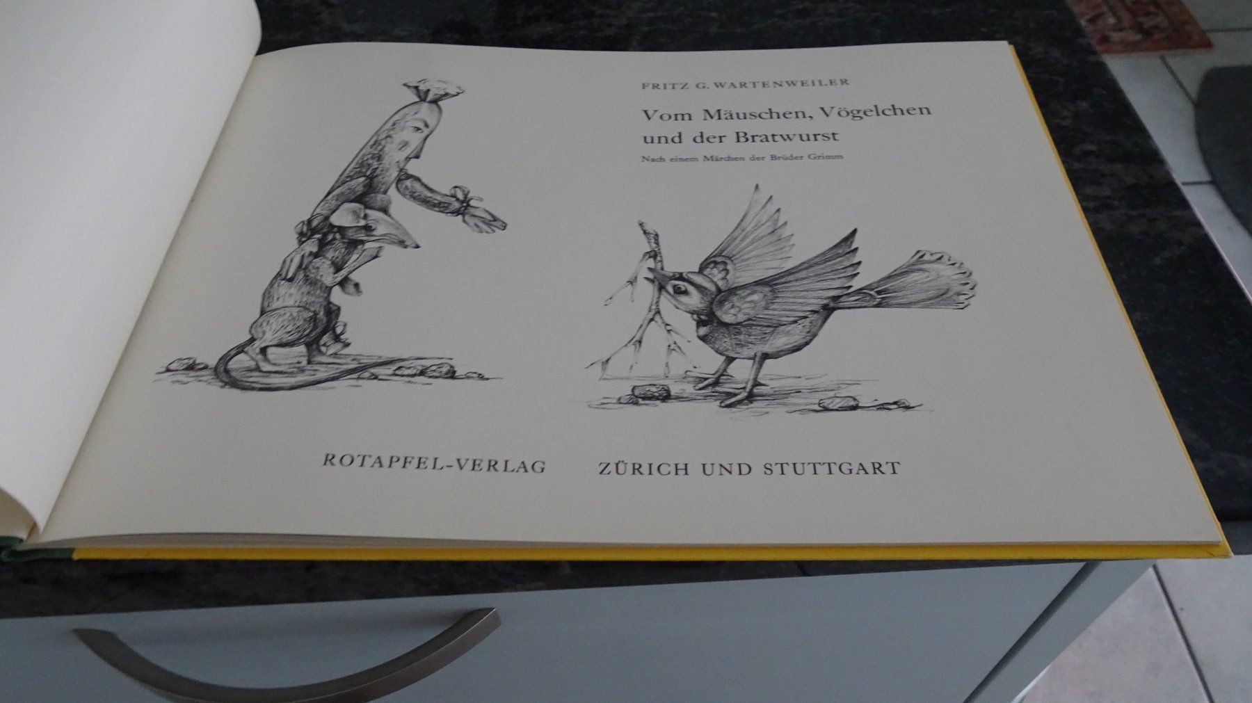 Bücher: Bilderbuch  Vom Mäuschen, Vögeln und der Bratwurst – Gebraucht aus Zürich von Roulet 2