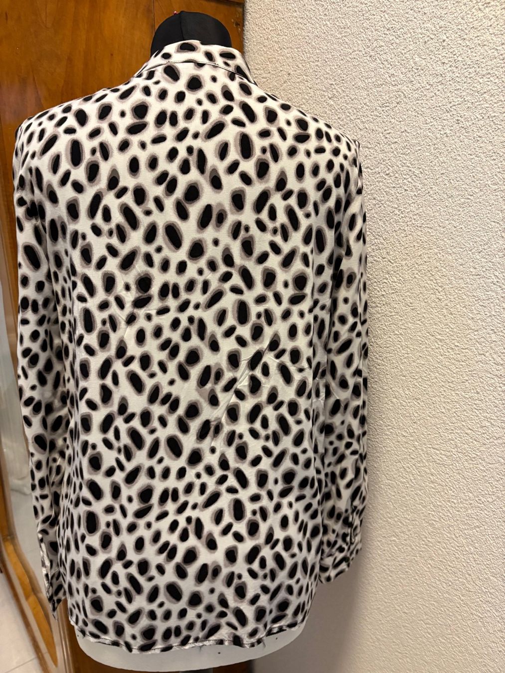 Chemisiers: Bluse Leopard, mit Knöpfen 38 – Neuf (Voir description) à Glattpark (Opfikon) par Pangie 2