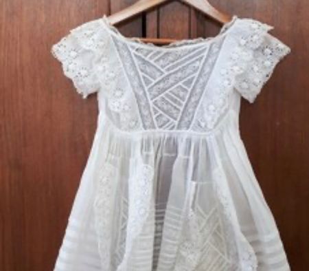 Magnifique robe d'enfant ancienne (1)