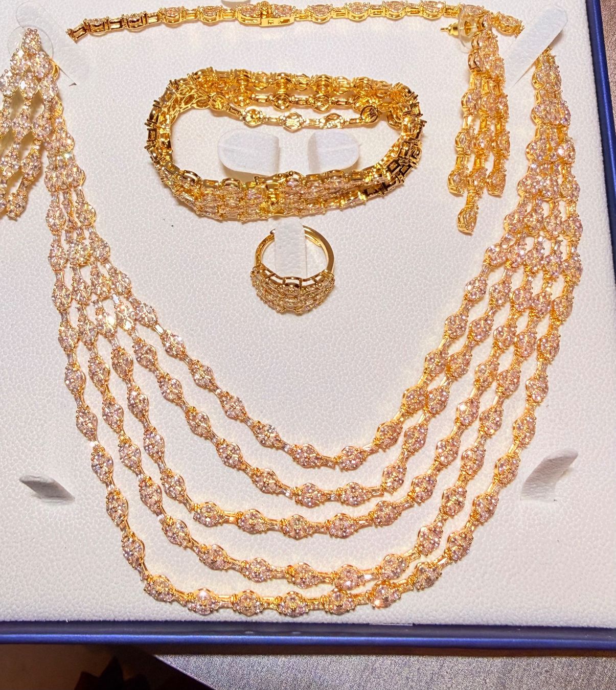 Altri gioielli: Parure Impératrice – Nuovo e nell'imballaggio originale da St-Maurice venduto da Sandrinette123 1