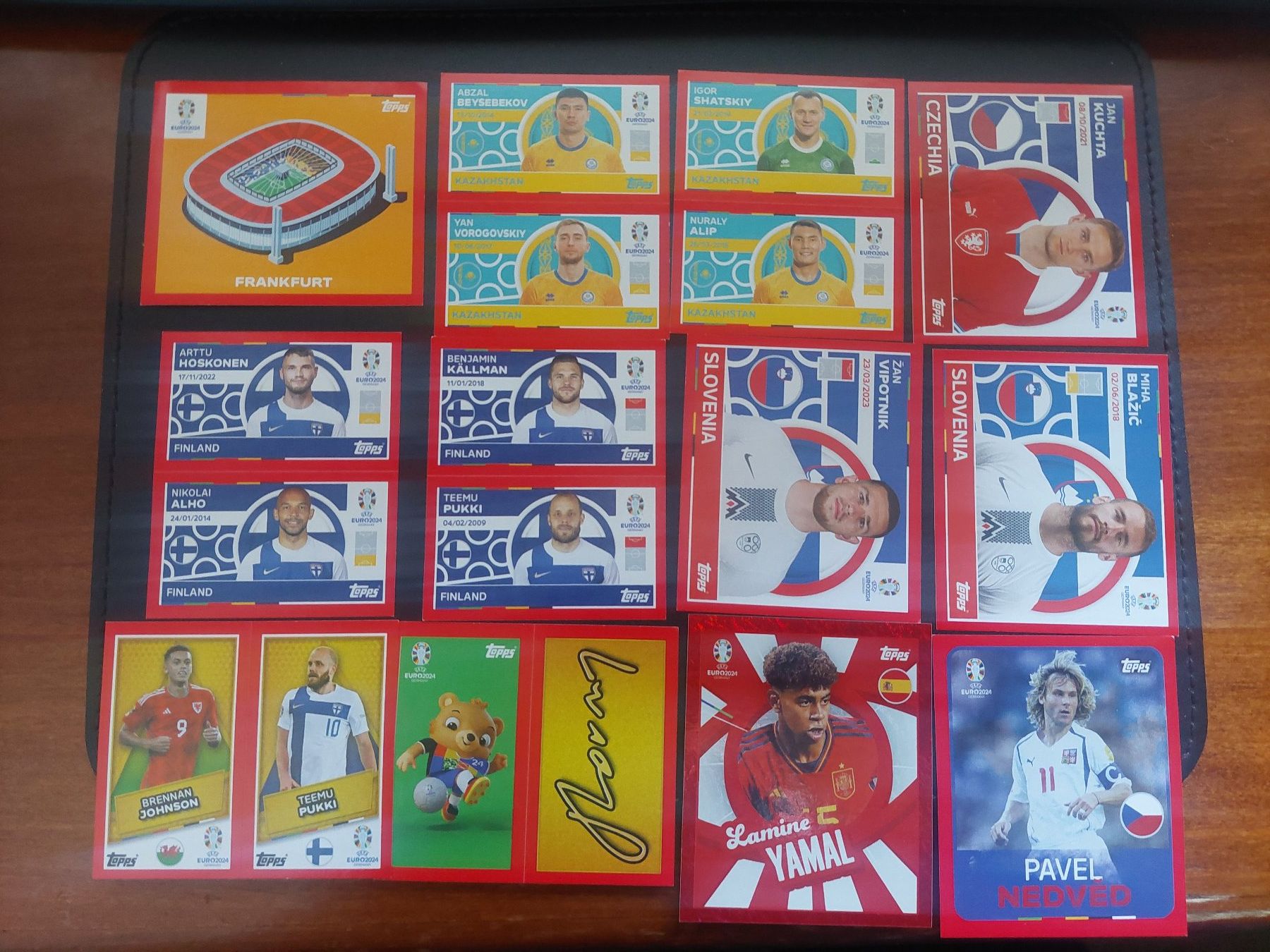 Topps Carte collezionabili: 12 x STICKERS EURO 2024 – Usato da Biel/Bienne venduto da Deboma