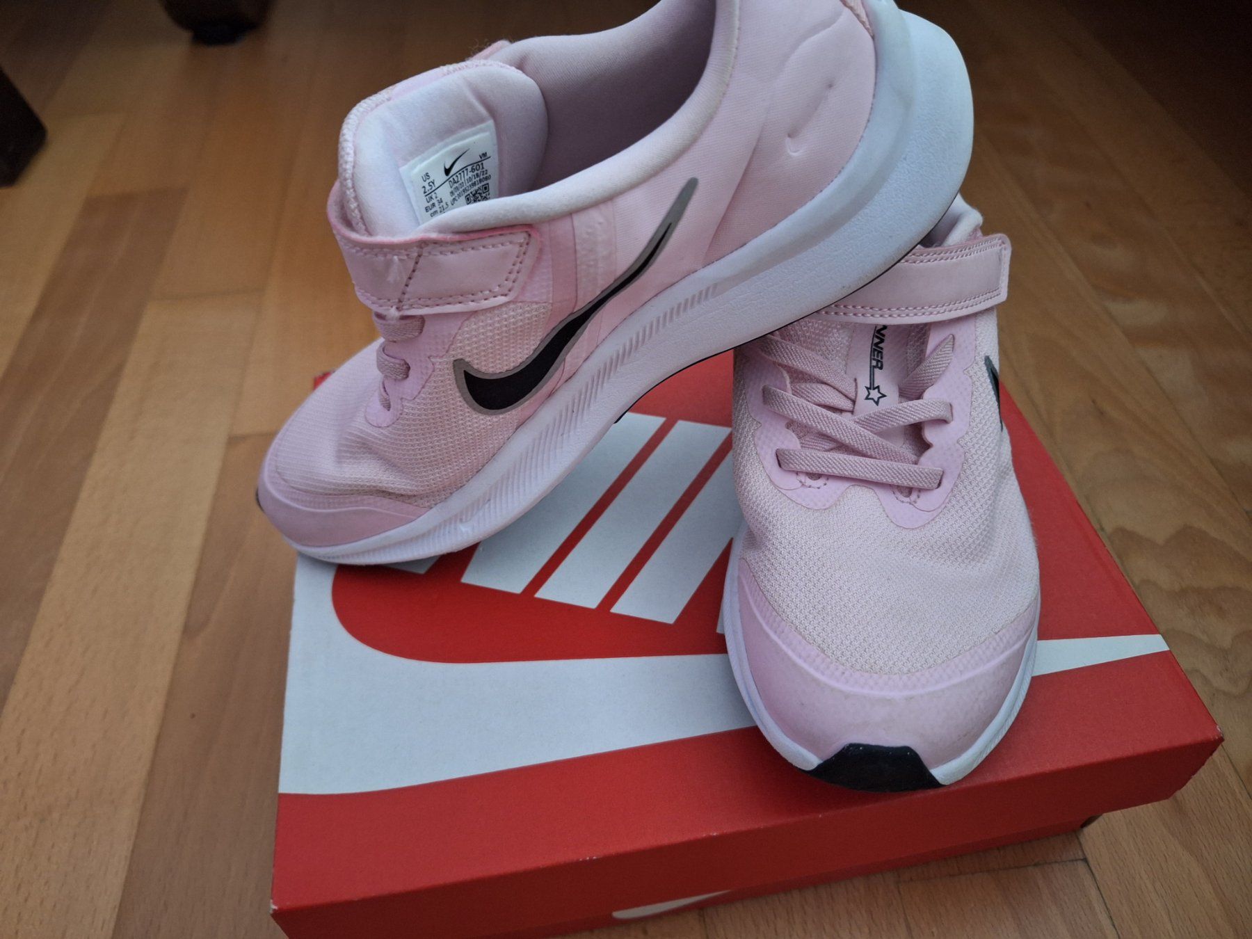 Nike Scarpe per ragazze: Mädchen Schuhe Gr. 34 – Usato da Richterswil venduto da zsubaba86 2