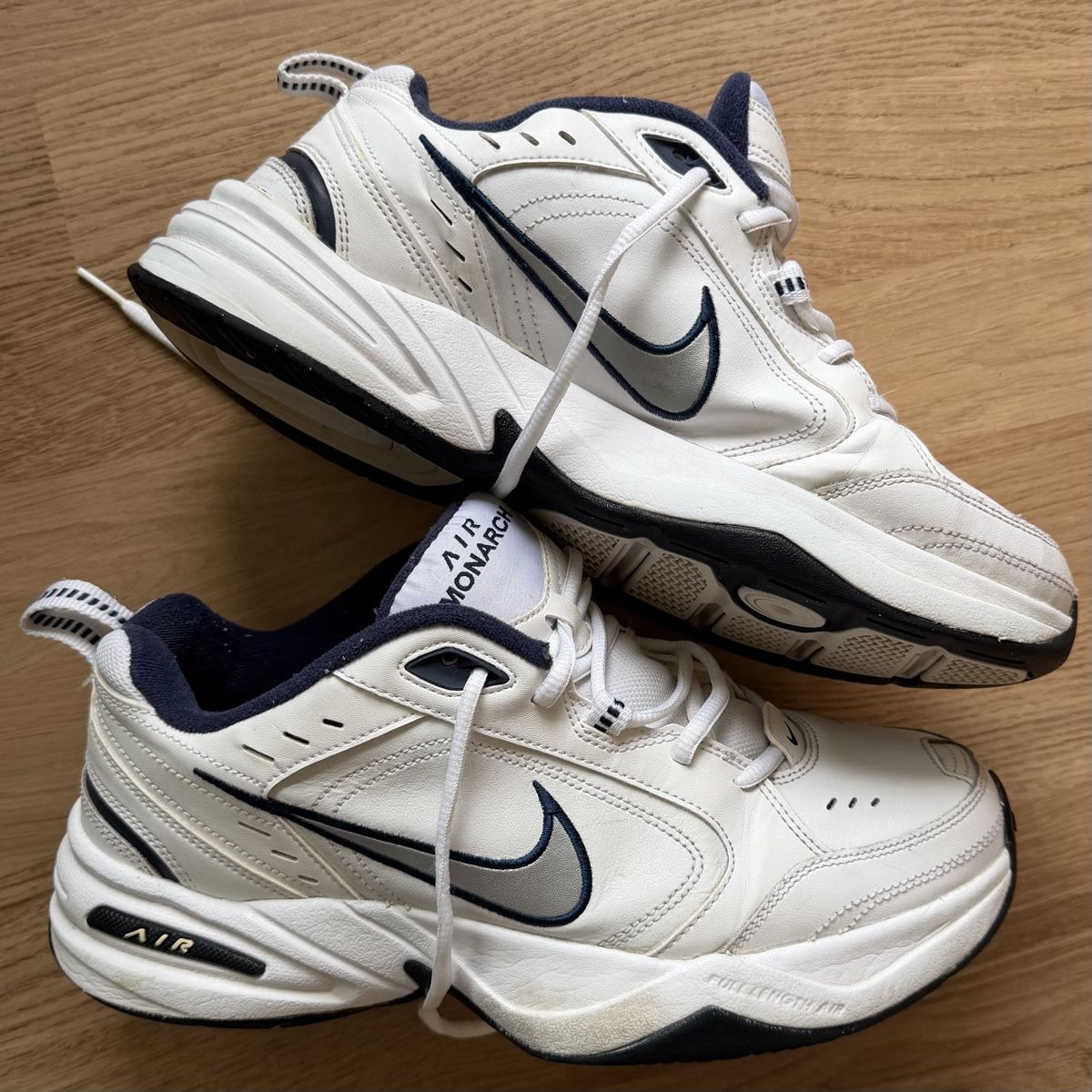 Chaussures hommes: Nike Monarch Gr44 – D'occasion à Au ZH par tmnhllr
