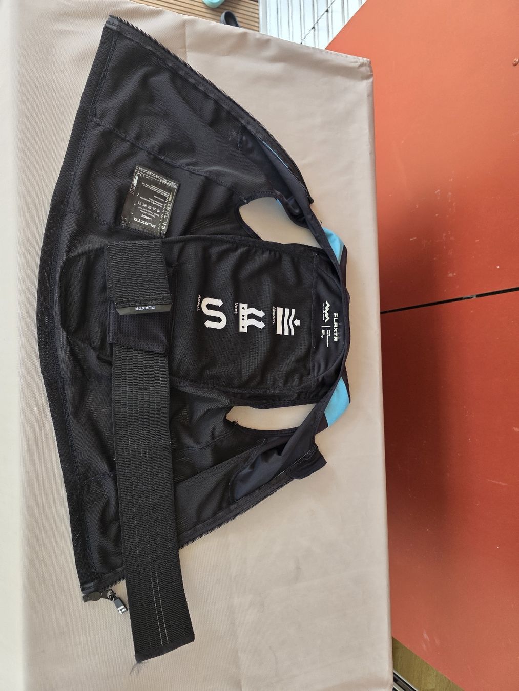 Schutz & Schoner: Flaxta Protektorweste Junior Size Large Rückenprotektor – Gebraucht aus Männedorf von stivi1978 2