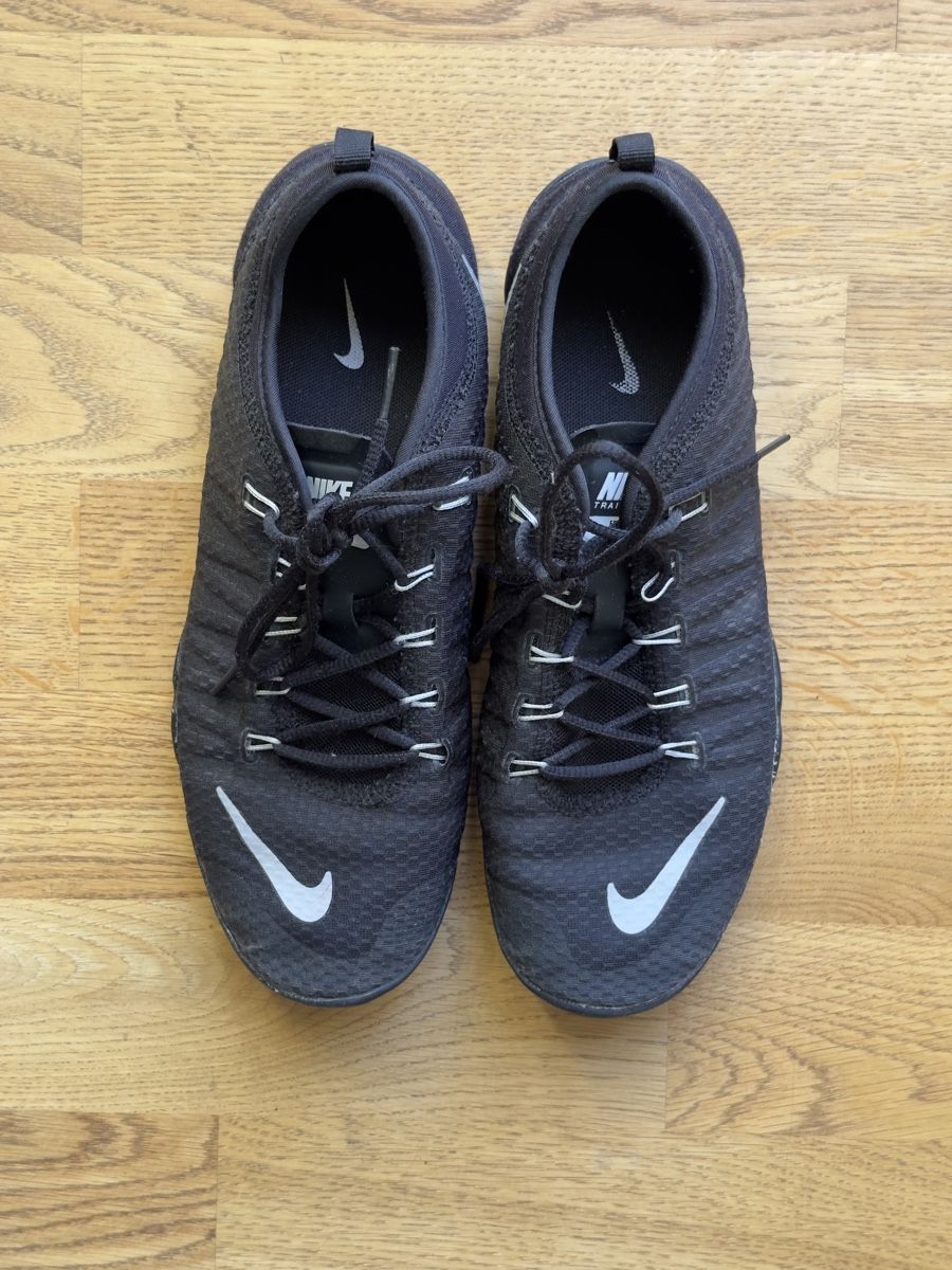 Nike Scarpe da uomo: Nike Barefoot Trainingsschuh,Grösse 41,schwarz – Usato da Basel venduto da FatmaCan52 7