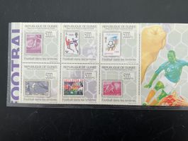 Briefmarken Fussball Guinee 2009  Block * (A868)