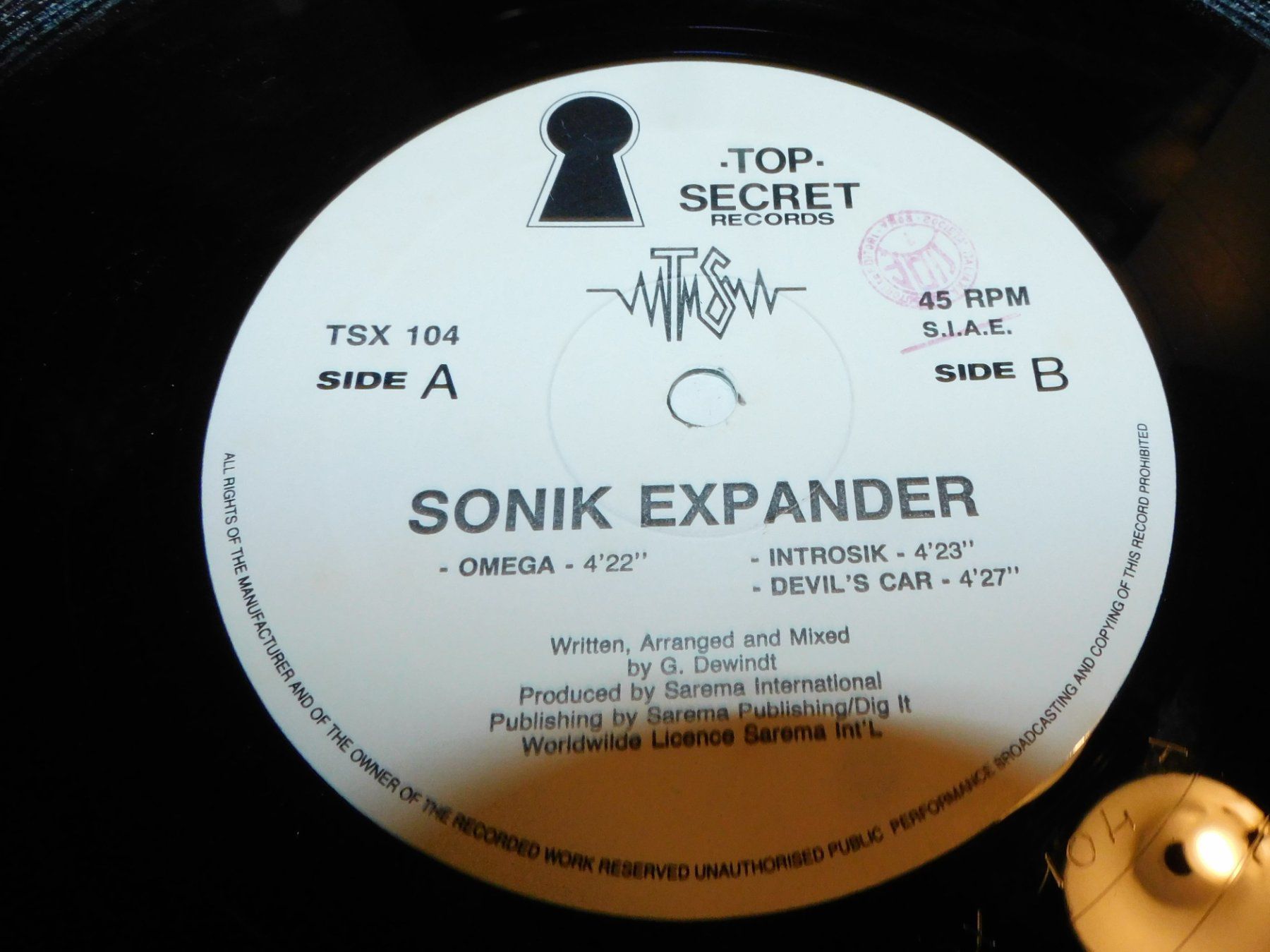 Dischi in vinile: LP Schallplatte Sonik Expander OMEGA  - Remix House Techno – Usato da Sursee venduto da 76 3